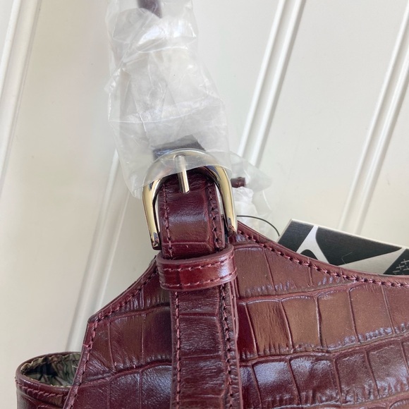 •Maxx New York• Croc Embossed Shoulder Bag - Picture 8 of 10